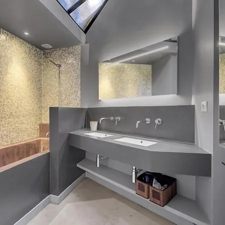 Bleu Du Maine - Elegant T3 Avec Terrasse *